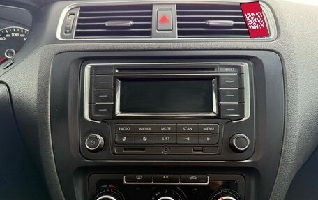 Volkswagen Jetta VI, 2013 год, 915 000 рублей, 11 фотография