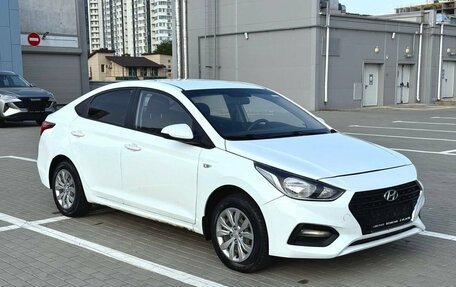 Hyundai Solaris II рестайлинг, 2018 год, 680 000 рублей, 2 фотография