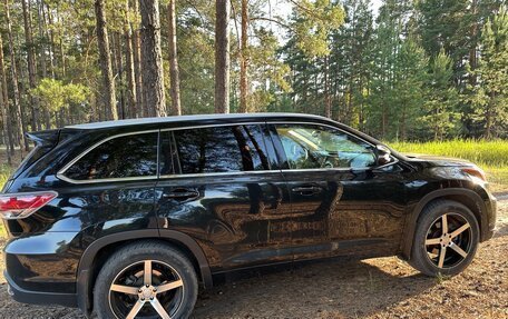 Toyota Highlander III, 2014 год, 3 300 000 рублей, 2 фотография