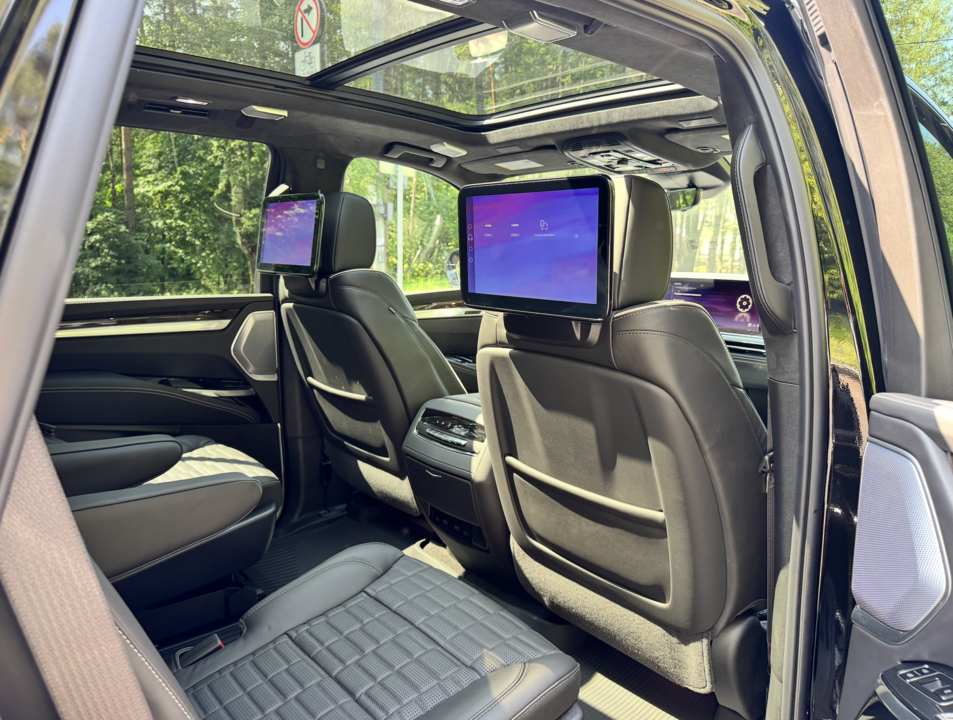 Cadillac Escalade V, 2025 год, 23 000 000 рублей, 10 фотография