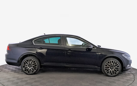 Volkswagen Passat B8 рестайлинг, 2019 год, 1 950 000 рублей, 4 фотография