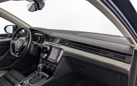 Volkswagen Passat B8 рестайлинг, 2019 год, 1 950 000 рублей, 12 фотография