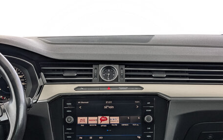 Volkswagen Passat B8 рестайлинг, 2019 год, 1 950 000 рублей, 16 фотография
