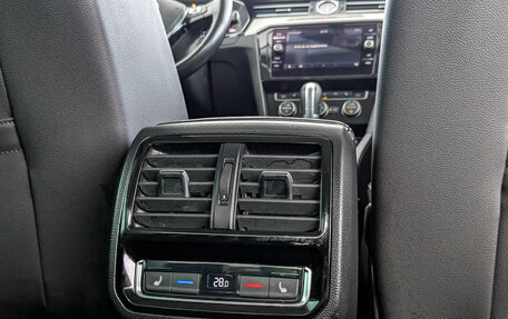 Volkswagen Passat B8 рестайлинг, 2019 год, 1 950 000 рублей, 26 фотография