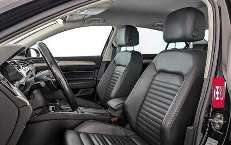 Volkswagen Passat B8 рестайлинг, 2019 год, 1 950 000 рублей, 19 фотография