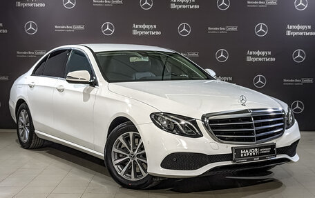 Mercedes-Benz E-Класс, 2019 год, 3 050 000 рублей, 3 фотография
