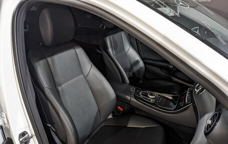 Mercedes-Benz E-Класс, 2019 год, 3 050 000 рублей, 23 фотография