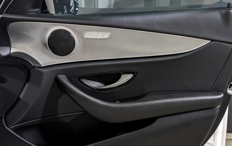 Mercedes-Benz E-Класс, 2019 год, 3 050 000 рублей, 24 фотография