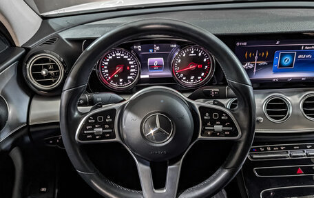 Mercedes-Benz E-Класс, 2019 год, 3 050 000 рублей, 22 фотография