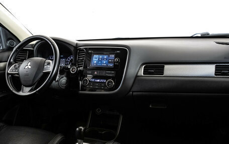 Mitsubishi Outlander III рестайлинг 3, 2014 год, 1 199 000 рублей, 9 фотография