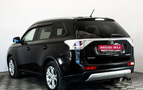 Mitsubishi Outlander III рестайлинг 3, 2014 год, 1 199 000 рублей, 7 фотография