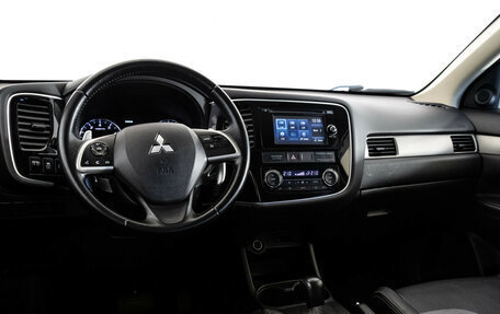 Mitsubishi Outlander III рестайлинг 3, 2014 год, 1 199 000 рублей, 11 фотография