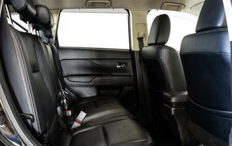 Mitsubishi Outlander III рестайлинг 3, 2014 год, 1 199 000 рублей, 21 фотография