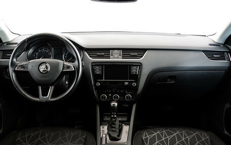 Skoda Octavia, 2018 год, 1 799 000 рублей, 10 фотография