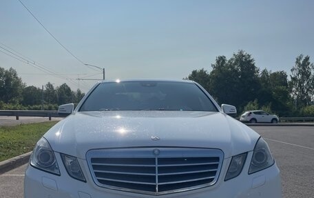 Mercedes-Benz E-Класс, 2013 год, 1 400 000 рублей, 3 фотография