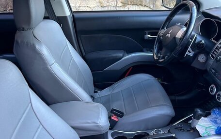 Mitsubishi Outlander III рестайлинг 3, 2008 год, 1 050 000 рублей, 10 фотография