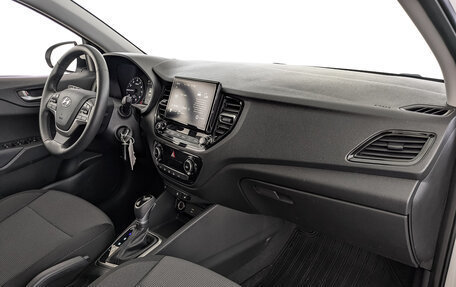 Hyundai Solaris II рестайлинг, 2021 год, 1 750 000 рублей, 13 фотография