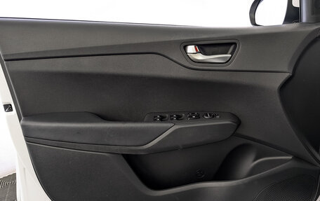 Hyundai Solaris II рестайлинг, 2021 год, 1 750 000 рублей, 19 фотография