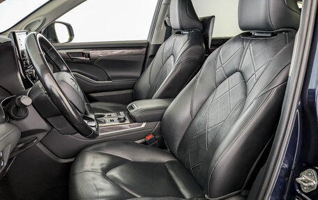 Toyota Highlander, 2020 год, 4 500 000 рублей, 20 фотография