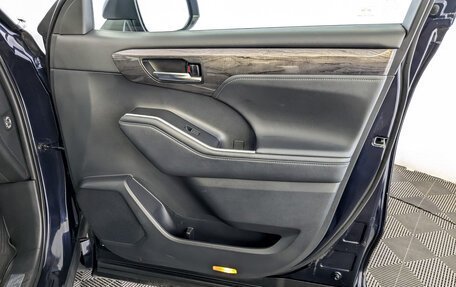 Toyota Highlander, 2020 год, 4 500 000 рублей, 27 фотография