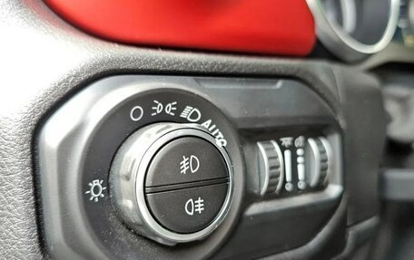 Jeep Wrangler, 2021 год, 3 600 000 рублей, 19 фотография