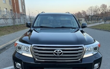 Toyota Land Cruiser 200, 2013 год, 4 070 000 рублей, 1 фотография