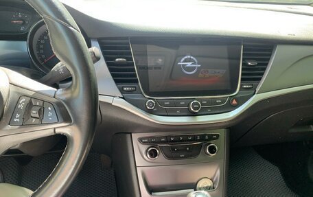 Opel Astra K, 2017 год, 1 070 000 рублей, 7 фотография