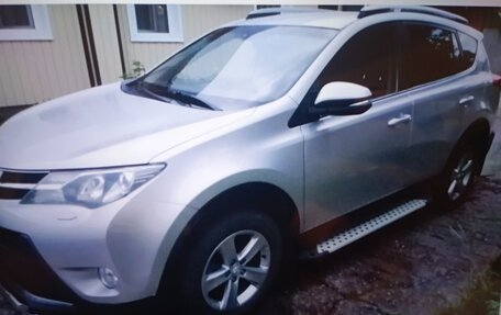 Toyota RAV4, 2013 год, 1 760 000 рублей, 4 фотография