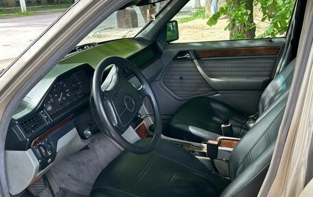 Mercedes-Benz E-Класс, 1993 год, 260 000 рублей, 9 фотография