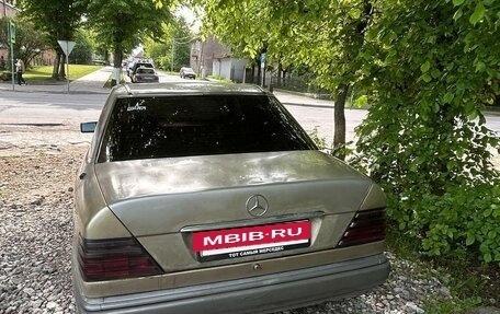 Mercedes-Benz E-Класс, 1993 год, 260 000 рублей, 6 фотография