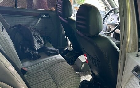 Mercedes-Benz E-Класс, 1993 год, 260 000 рублей, 7 фотография