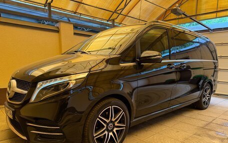 Mercedes-Benz V-Класс, 2021 год, 10 000 000 рублей, 3 фотография