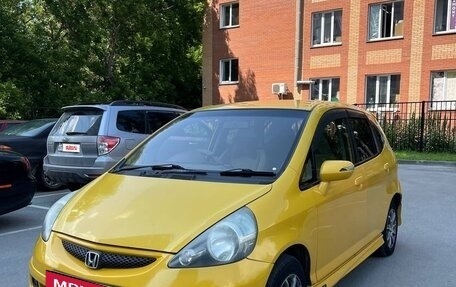 Honda Fit III, 2004 год, 480 000 рублей, 3 фотография