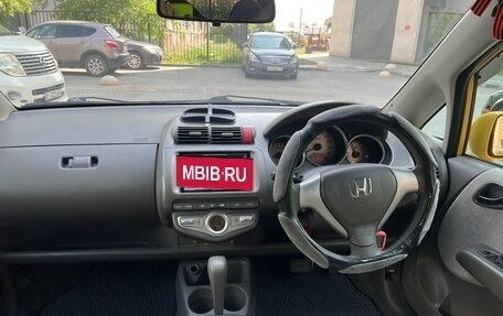 Honda Fit III, 2004 год, 480 000 рублей, 10 фотография