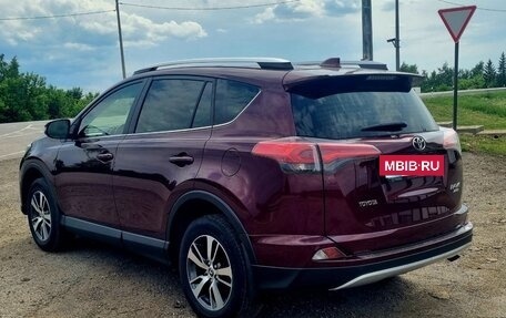 Toyota RAV4, 2015 год, 2 315 000 рублей, 4 фотография