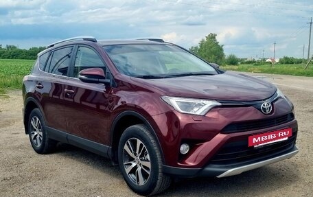 Toyota RAV4, 2015 год, 2 315 000 рублей, 3 фотография