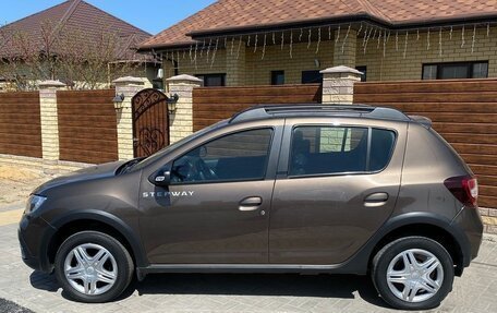 Renault Sandero II рестайлинг, 2018 год, 1 030 000 рублей, 7 фотография