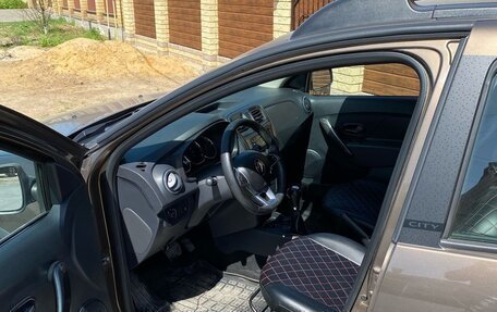 Renault Sandero II рестайлинг, 2018 год, 1 030 000 рублей, 13 фотография