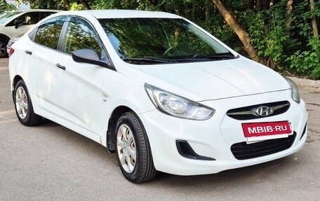 Hyundai Solaris II рестайлинг, 2012 год, 790 000 рублей, 3 фотография