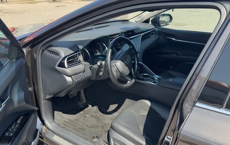 Toyota Camry, 2020 год, 2 700 000 рублей, 5 фотография