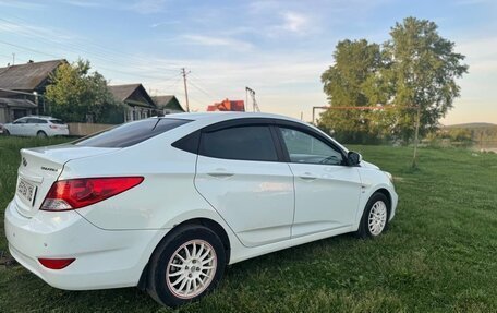 Hyundai Solaris II рестайлинг, 2013 год, 650 000 рублей, 2 фотография
