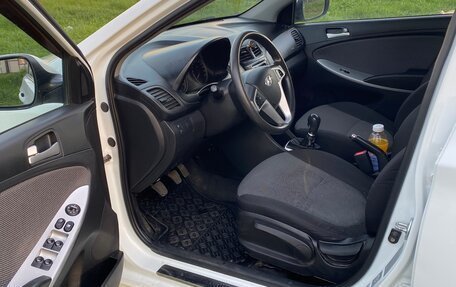 Hyundai Solaris II рестайлинг, 2013 год, 650 000 рублей, 10 фотография