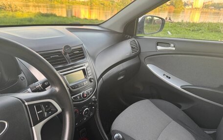 Hyundai Solaris II рестайлинг, 2013 год, 650 000 рублей, 8 фотография