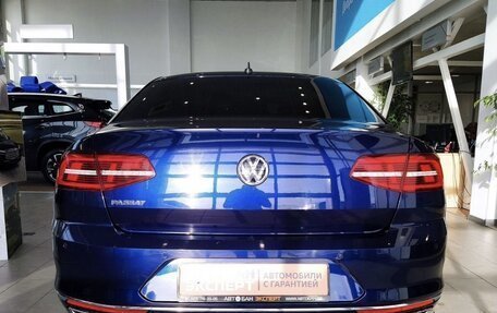 Volkswagen Passat B8 рестайлинг, 2019 год, 2 800 000 рублей, 4 фотография