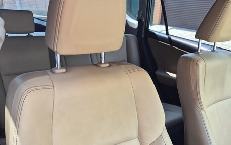 Toyota RAV4, 2014 год, 1 630 000 рублей, 8 фотография