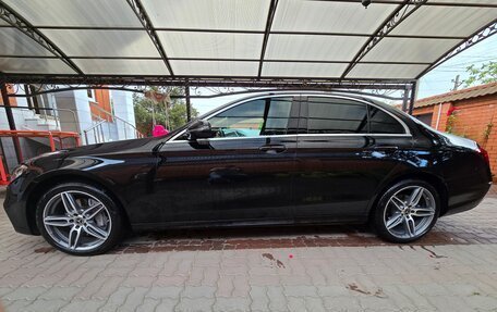Mercedes-Benz E-Класс, 2018 год, 3 300 000 рублей, 5 фотография
