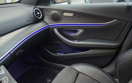 Mercedes-Benz E-Класс, 2018 год, 3 300 000 рублей, 13 фотография