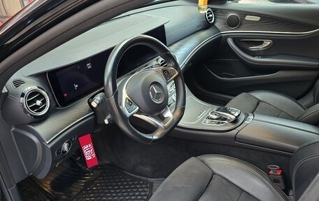 Mercedes-Benz E-Класс, 2018 год, 3 300 000 рублей, 14 фотография