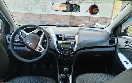 Hyundai Solaris II рестайлинг, 2012 год, 730 000 рублей, 7 фотография