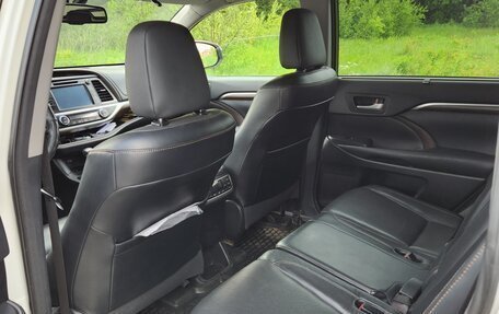 Toyota Highlander III, 2015 год, 2 680 000 рублей, 10 фотография